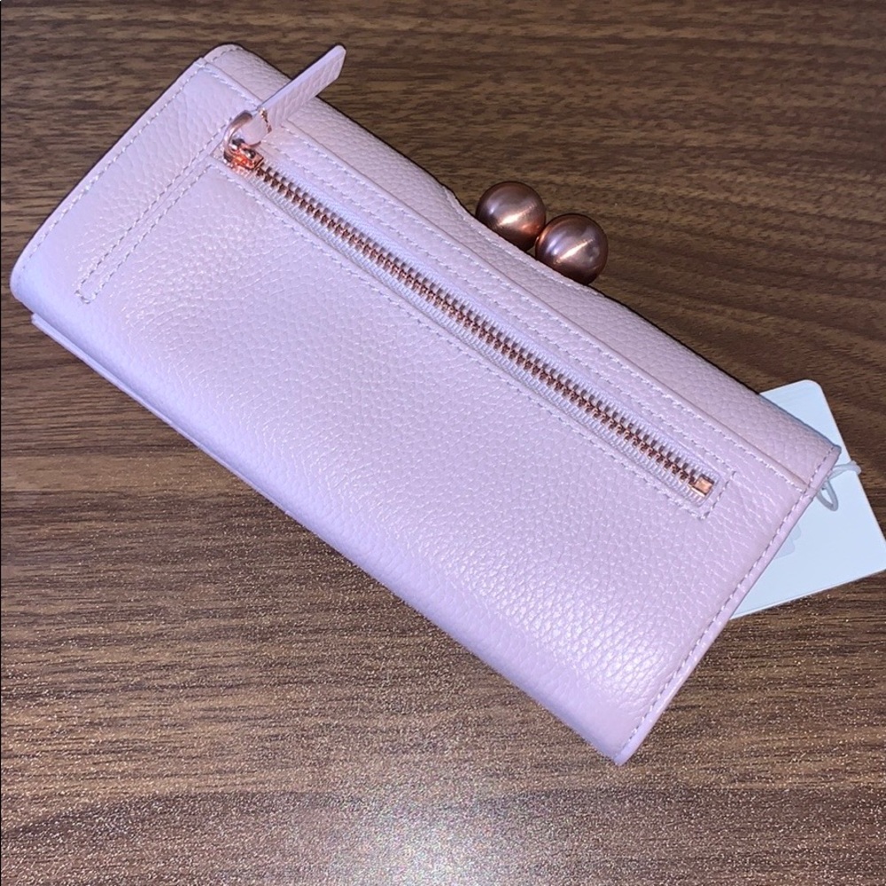 📌 Ted Baker London JOSIEY Scripted Bobble Purse - Picture 7 of 7